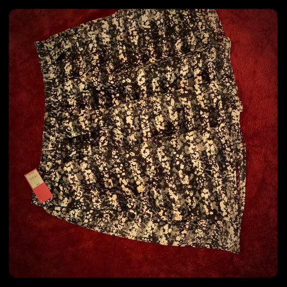 Skirt - Picture 1 of 3